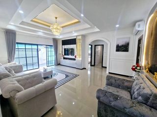 Casa en alquiler de 3 habitaciones en Bang Lamung, Chonburi