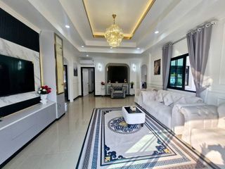 Casa en alquiler de 3 habitaciones en Bang Lamung, Chonburi