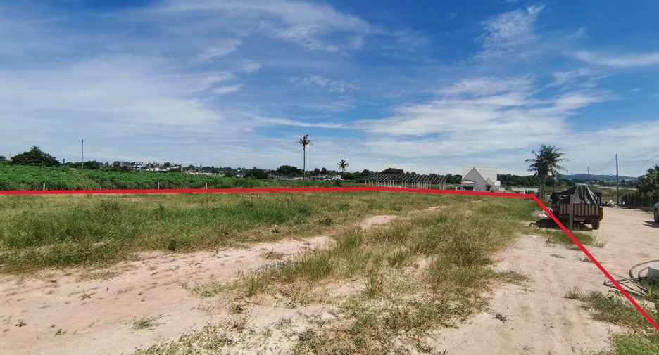 出售 土地 在 Bang Lamung, Chon Buri