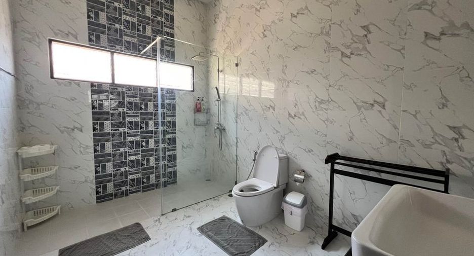 Villa zur Miete mit 4 Zimmer in Mueang Phuket, Phuket