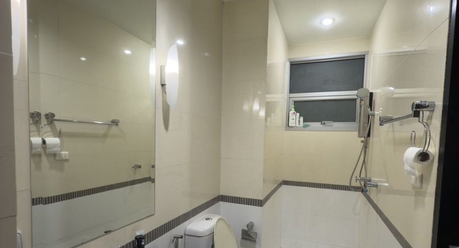 For rent 2 bedrooms condo in Ratchathewi, Bangkok