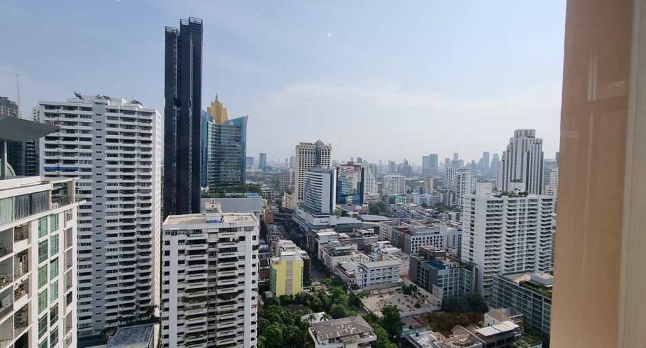 For rent 2 bedrooms apartment in Watthana, Bangkok