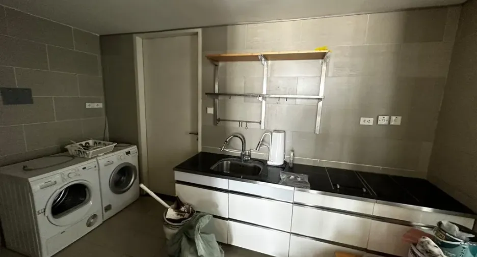 For sale 3 bedrooms condo in Sathon, Bangkok