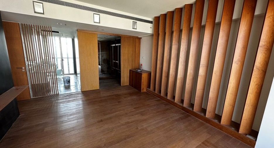 For sale 3 bedrooms condo in Sathon, Bangkok
