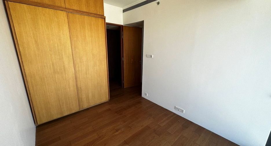 For sale 3 bedrooms condo in Sathon, Bangkok