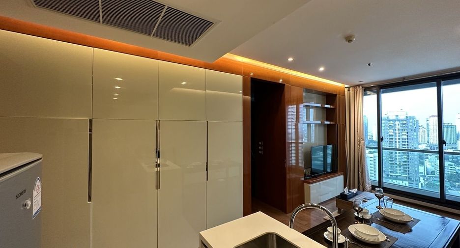 Condo en alquiler de 1 habitaciones en Khlong Toei, Bangkok