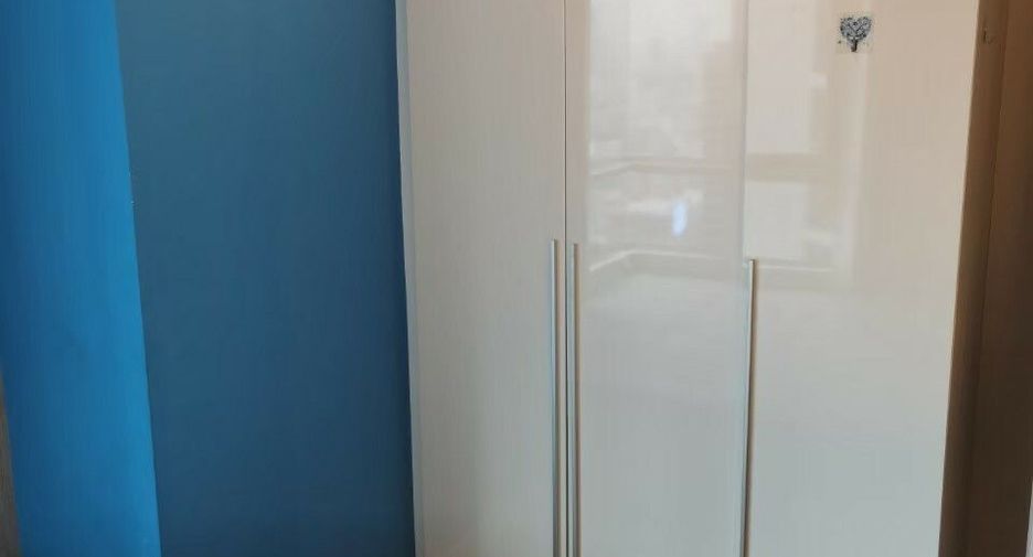 For rent 3 bedrooms condo in Huai Khwang, Bangkok