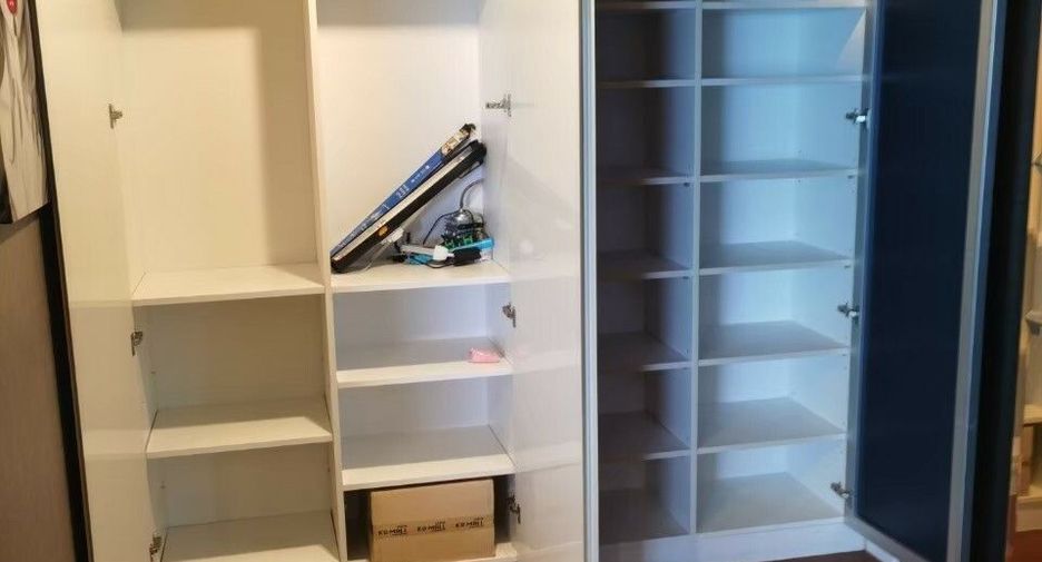 For rent 3 bedrooms condo in Huai Khwang, Bangkok