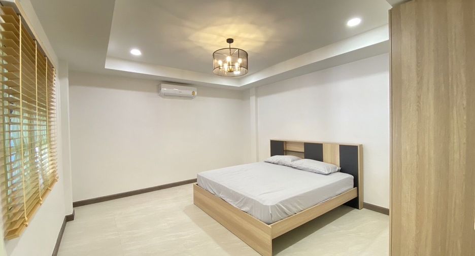 À louer 3 chambres maison à Mueang Phuket, Phuket
