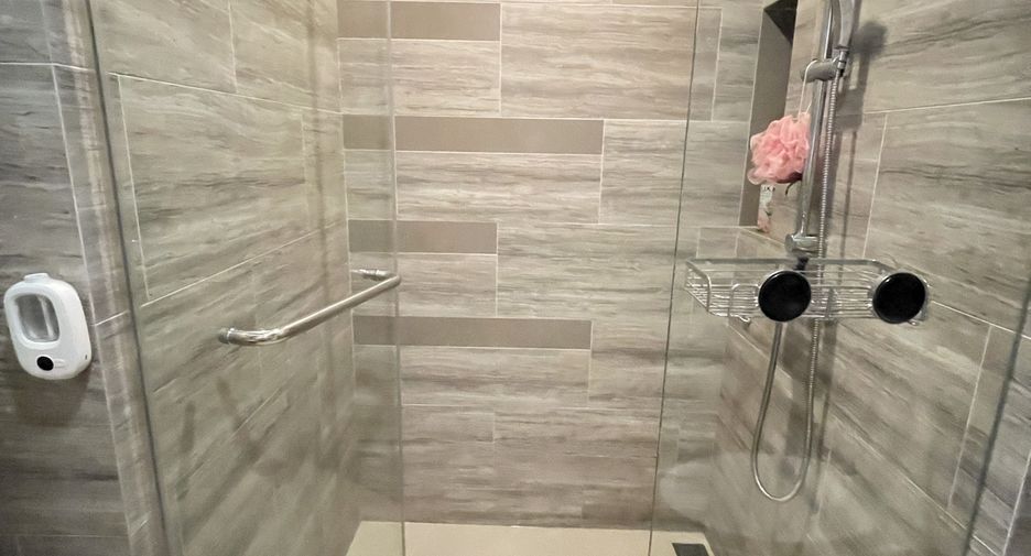 For sale and for rent 1 bed condo in Huai Khwang, Bangkok