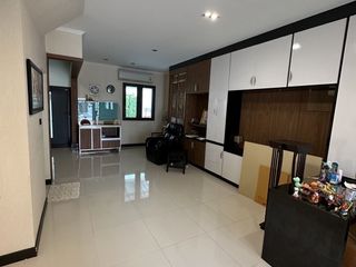 Reihenhaus zur Miete mit 3 Zimmer in Lat Phrao, Bangkok