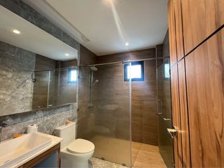 Villa en alquiler de 3 habitaciones en Bang Lamung, Chonburi