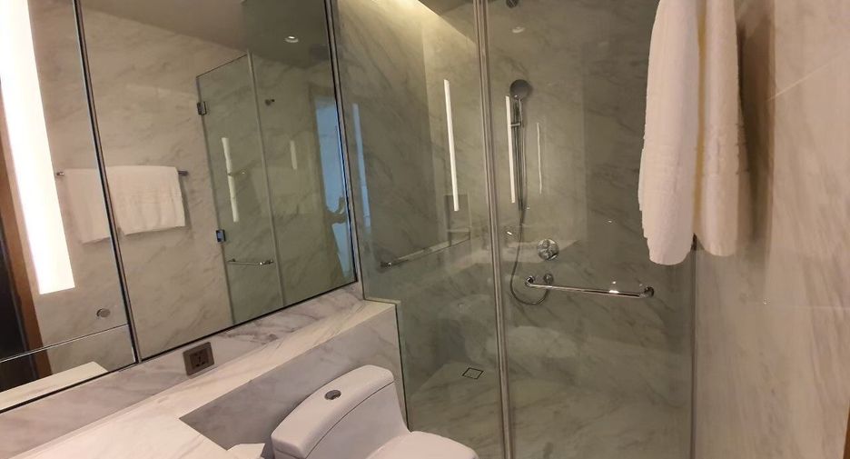 For rent 3 bedrooms apartment in Pathum Wan, Bangkok