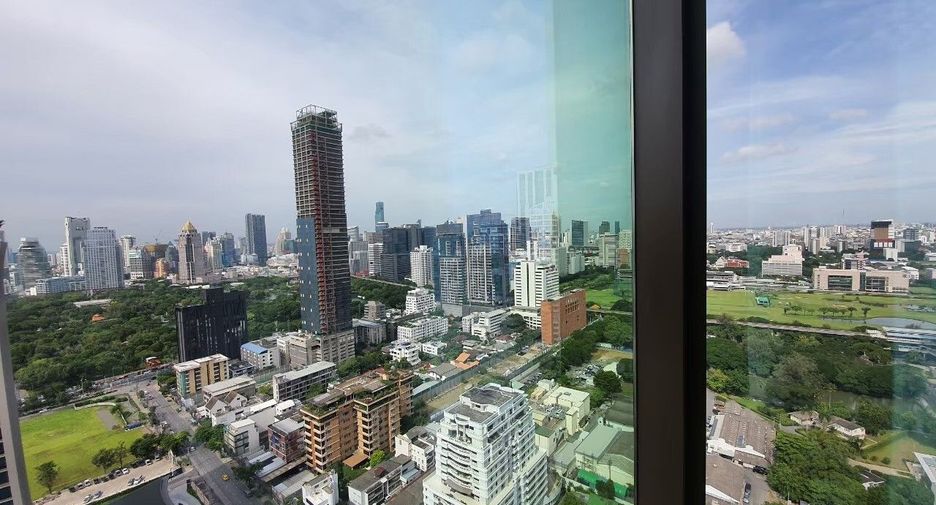 For rent 3 bedrooms apartment in Pathum Wan, Bangkok