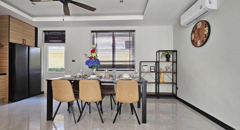 For sale 4 ベッドルーム villa in Bang Lamung, Chonburi