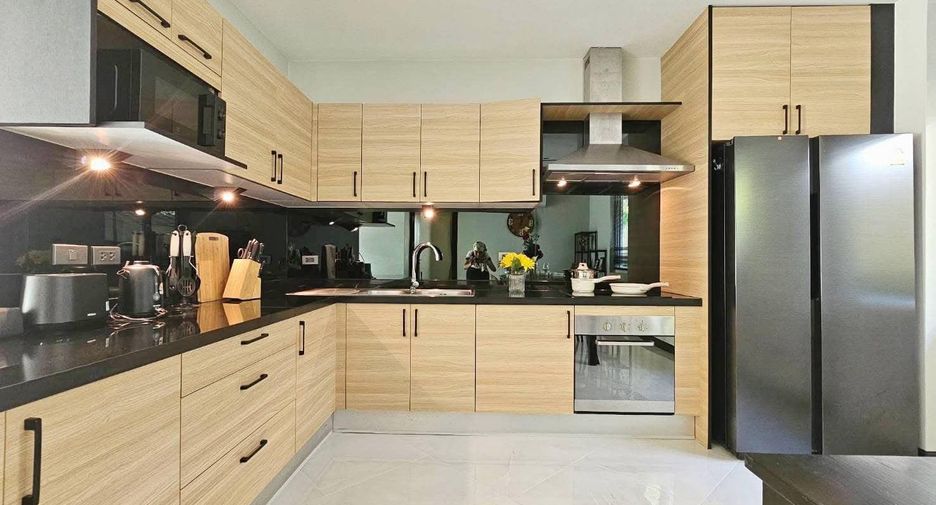 For sale 4 ベッドルーム villa in Bang Lamung, Chonburi