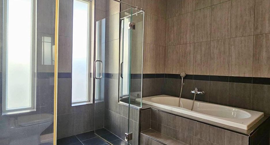 For sale 4 ベッドルーム villa in Bang Lamung, Chonburi