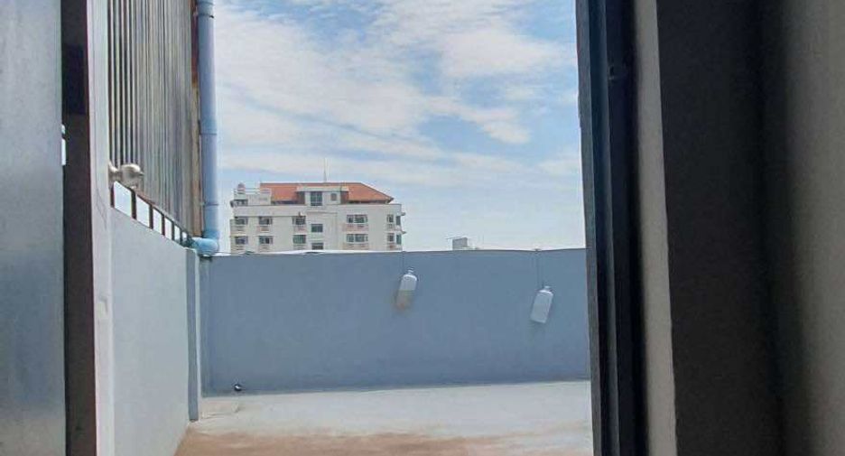For sale and for rent 4 bedrooms townhouse in Mueang Samut Prakan, Samut Prakan