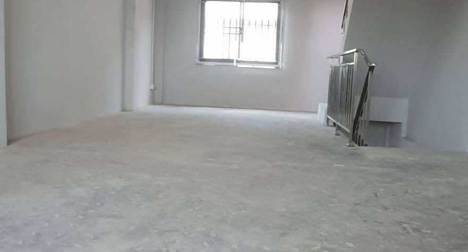 For sale and for rent 4 bedrooms townhouse in Mueang Samut Prakan, Samut Prakan