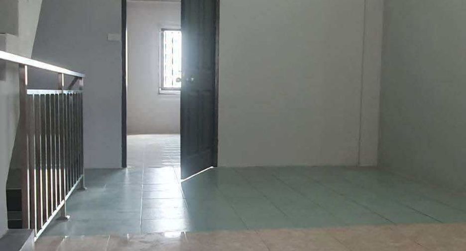 For sale and for rent 4 bedrooms townhouse in Mueang Samut Prakan, Samut Prakan