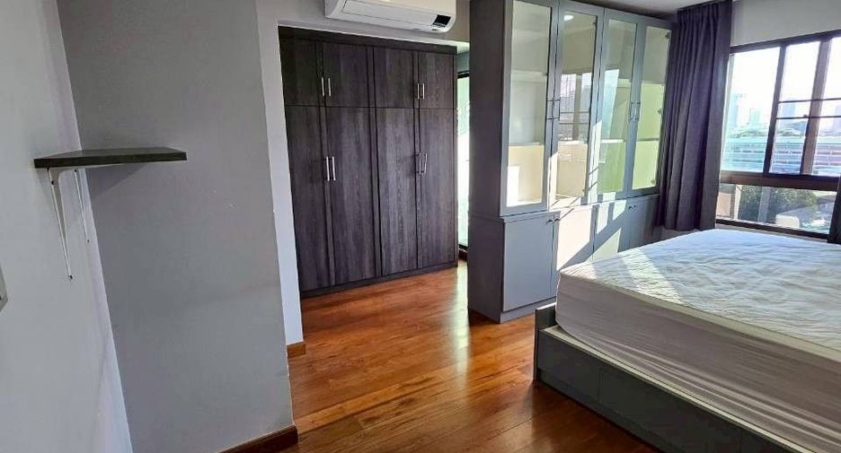 Condo en venta de 3 habitaciones en Yan Nawa, Bangkok