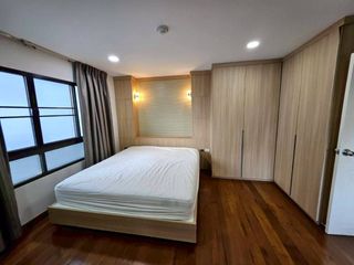 Condo en venta de 3 habitaciones en Yan Nawa, Bangkok