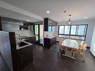 Condo en venta de 3 habitaciones en Yan Nawa, Bangkok