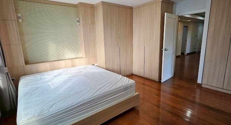 Condo en venta de 3 habitaciones en Yan Nawa, Bangkok