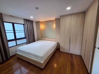 Condo en venta de 3 habitaciones en Yan Nawa, Bangkok