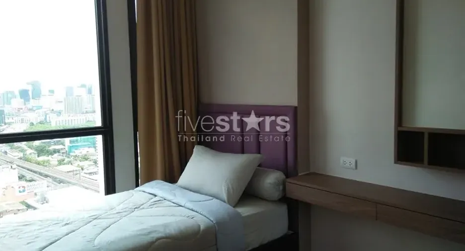 À louer 2 chambres condo à Watthana, Bangkok