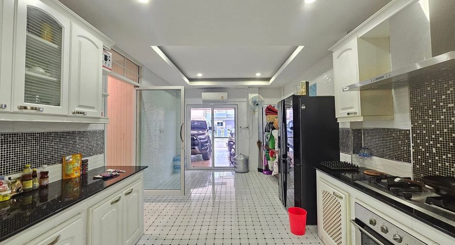 À vendre 3 chambres maison à Bang Lamung, Chonburi