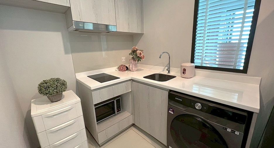For rent 1 bed condo in Pathum Wan, Bangkok