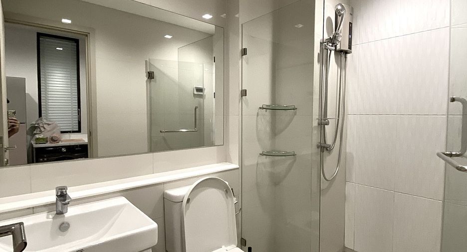 For rent 1 bed condo in Pathum Wan, Bangkok