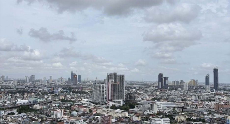 For rent 3 bedrooms condo in Bang Kho Laem, Bangkok
