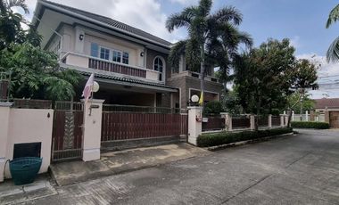 Casa en venta de 4 habitaciones en Bang Khae, Bangkok