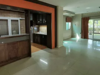 Casa en venta de 4 habitaciones en Bang Khae, Bangkok