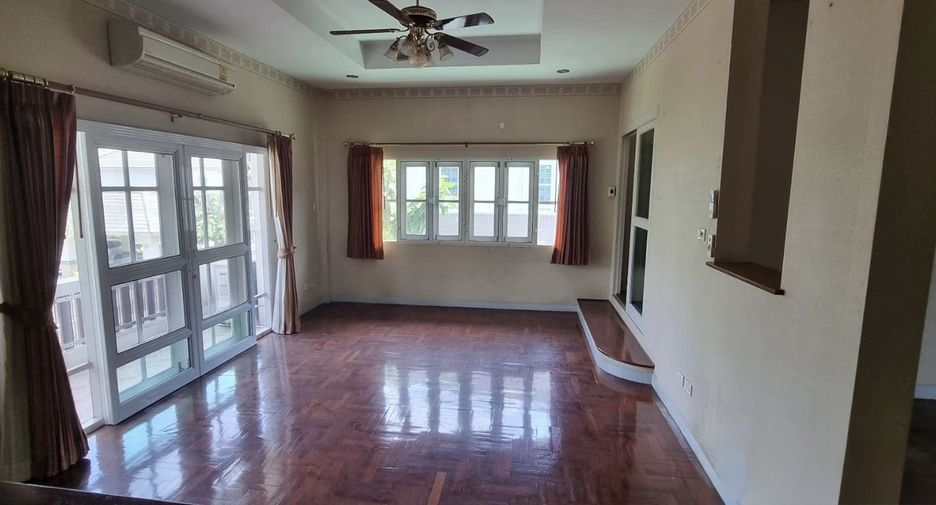 Casa en venta de 4 habitaciones en Bang Khae, Bangkok