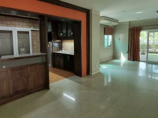 Haus zum Kauf mit 4 Zimmer in Bang Khae, Bangkok