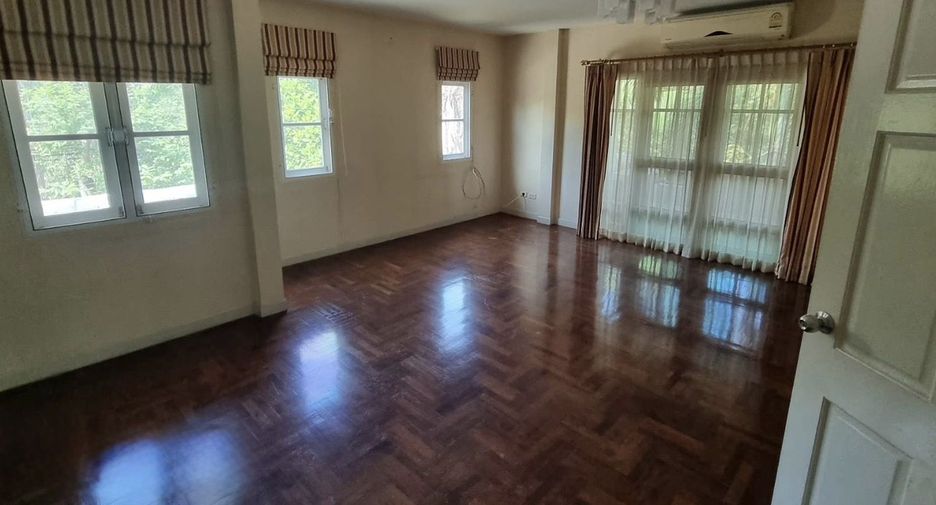 Casa en venta de 4 habitaciones en Bang Khae, Bangkok
