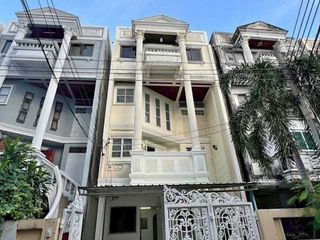 Casa adosada en alquiler de 3 habitaciones en Phaya Thai, Bangkok