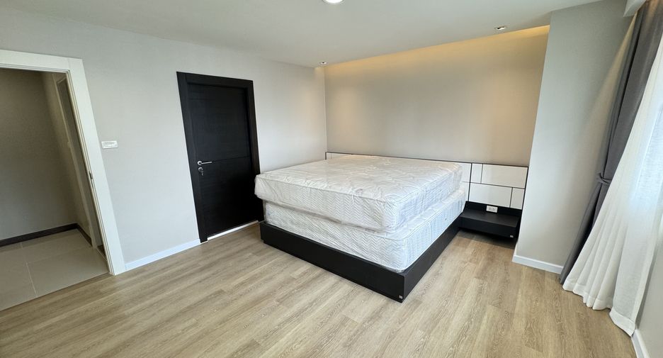 Wohnung zur Miete mit 4 Zimmer in Watthana, Bangkok