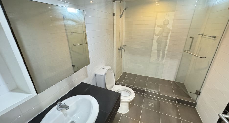 Wohnung zur Miete mit 4 Zimmer in Watthana, Bangkok