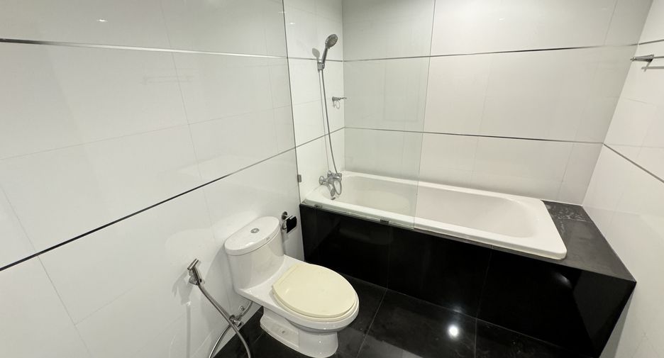 Wohnung zur Miete mit 4 Zimmer in Watthana, Bangkok
