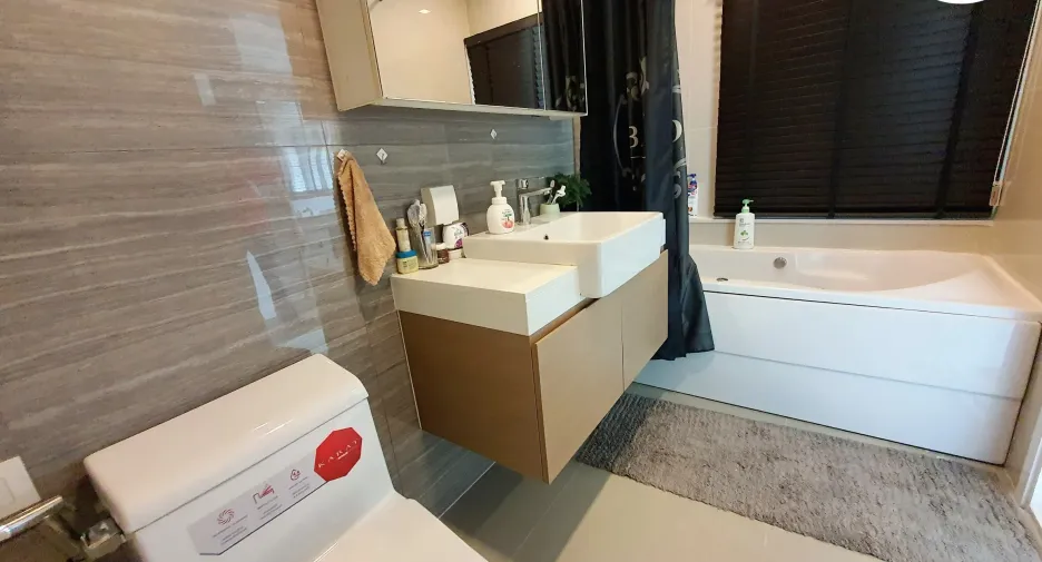 For sale 2 ベッドルーム condo in Si Racha, Chonburi