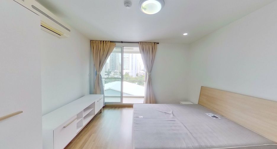 Condo en alquiler de 3 habitaciones en Khlong Toei, Bangkok