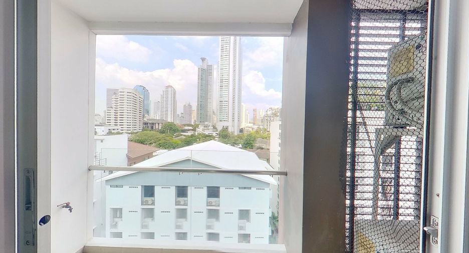 Condo en alquiler de 3 habitaciones en Khlong Toei, Bangkok