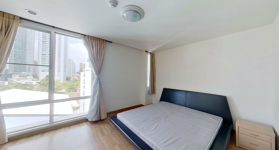 Condo en alquiler de 3 habitaciones en Khlong Toei, Bangkok