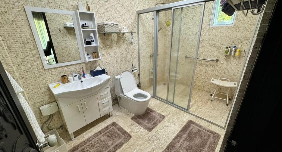 À vendre 4 chambres villa à Sattahip, Chonburi