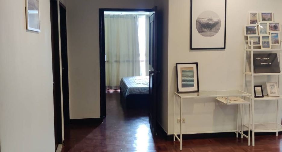 For rent 2 bedrooms condo in Bang Na, Bangkok