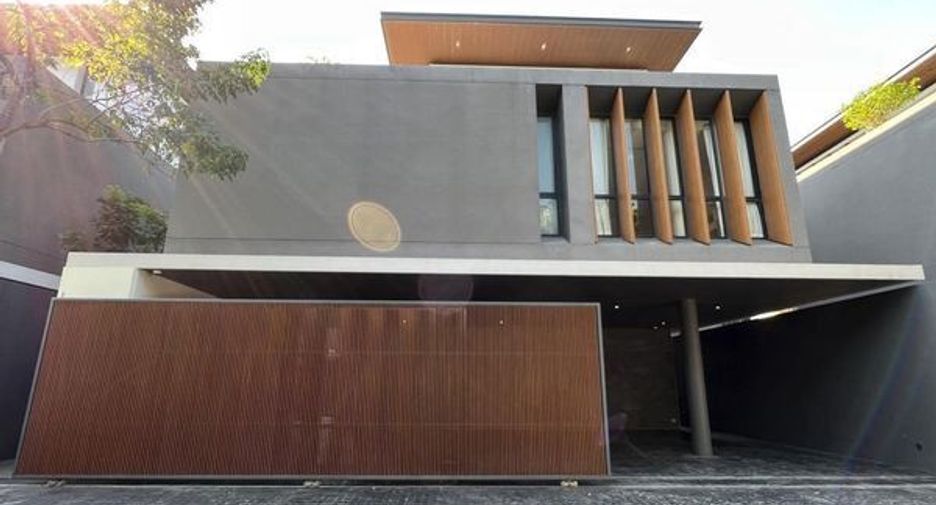 Haus zum Kauf und zur Miete mit 5 Zimmer in Huai Khwang, Bangkok